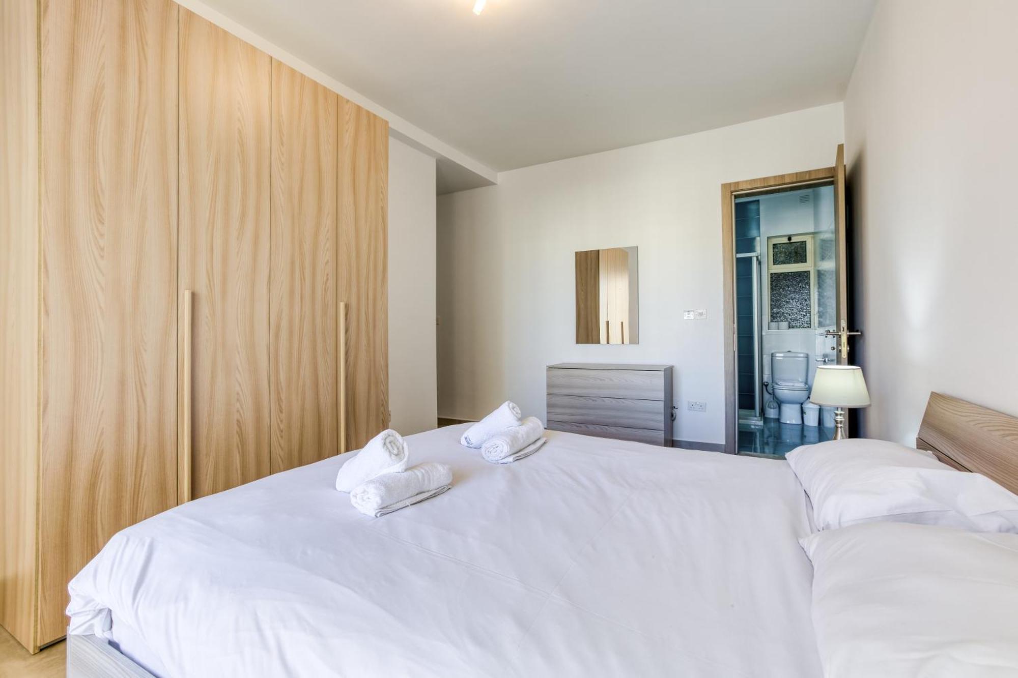 Seafront Sliema Apartment With Balcony & Sea Views By Jl Exterior foto