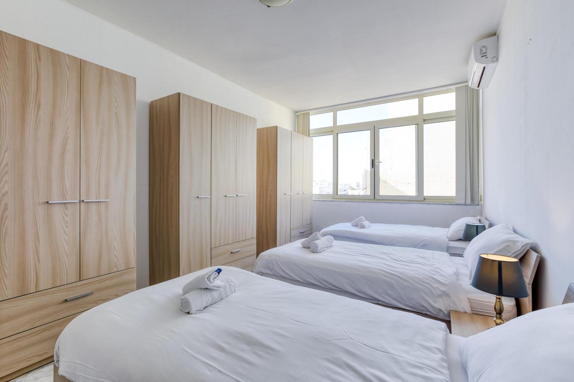 Seafront Sliema Apartment With Balcony & Sea Views By Jl Exterior foto