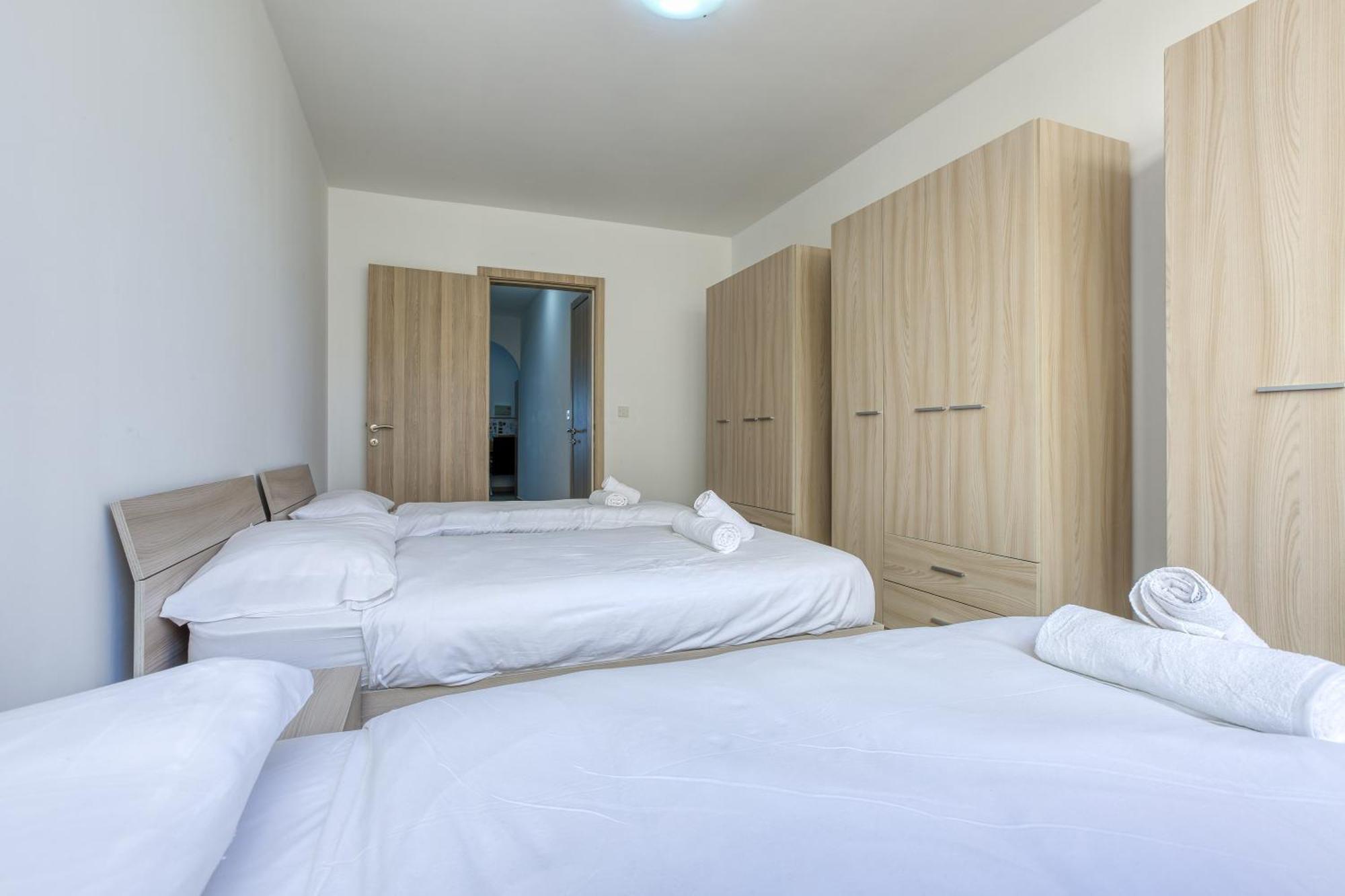 Seafront Sliema Apartment With Balcony & Sea Views By Jl Exterior foto