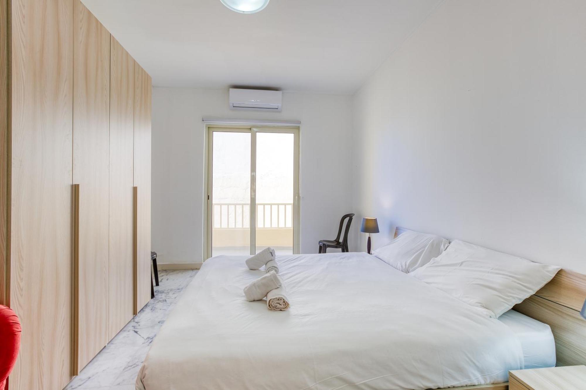 Seafront Sliema Apartment With Balcony & Sea Views By Jl Exterior foto
